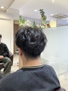 エル バイ ファースト(L by first) 【L by first】前髪立ち上げ流しの無造作パーマ