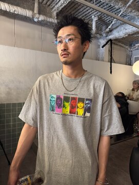 ソーレ(sole) yosuke パンクな雰囲気の黒髪短髪 スパイキーショート