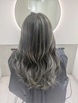 エンバイユアーズ 飯田橋店(eN° by youres) ハイライトオリーブグレーシュ ハイトーン ダブルカラーブリーチ