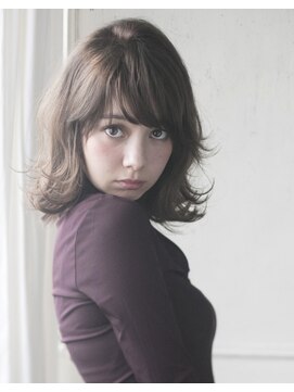 シャンプー 本店(SHAMPOO) 外ハネボブでセクシー&クールガール