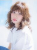 シースルーバング  無造作カールのミディアムスタイル