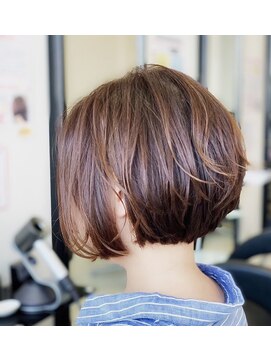 アヴソリューク(Absoluk) グラデーションボブ × イノアオイルカラー