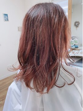 ポノ(Pono) 赤み強めのピンクカラー