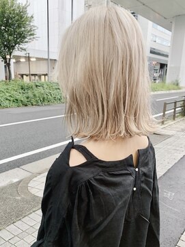 ザデイ(THE DAY) ブロンド切りっぱなし切りっぱなしミディアム