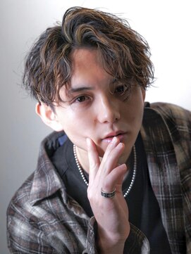 ゴールド 渋谷本店(GOALD) ハイライト×波巻きセンターパート