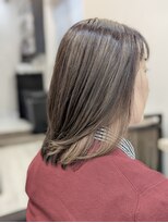 アオカマクラ(a-o Kamakura)&nbsp;白髪ボカシハイライトとイヤリングカラー