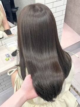 ミリィバイアヤラ 船橋店(MIRYI by ayala) 【CHIHARU】オリーブカラー/赤み消しカラー/船橋