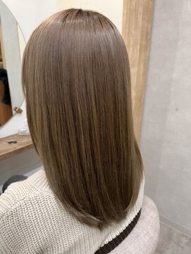 ミルクティーベージュ