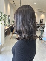 エミュ(emu.)&nbsp;トーンダウンにも◎透明感グレージュ