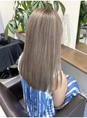 ベージュブロンド×ハイライト