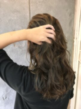 ヘアーデザイン ヴィフ(HAIR DESIGN vif) 秋にオススメ☆カーキアッシュ