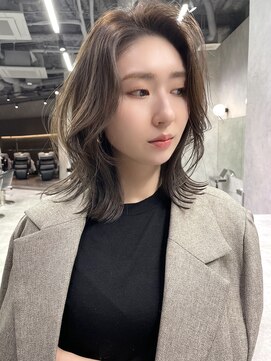 シティ(CITY) 韓国風くびれミディアム×スモーキーベージュ[平山晶也]