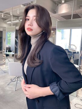 ジーナリア(Xena ria) 《袴田》韓国式おくれ毛/低めレイヤーカット