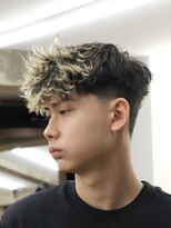 ザデイ カットアンドカルチャーショップ(THE DAY CUT&CULTURE SHOP)&nbsp;フリンジカール【テーパーフェード】