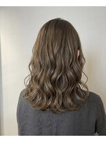 リリ(Liri material care salon by JAPAN)&nbsp;韓国風ゼログラパーマでつくる 抜け感ミディアムウェーブ