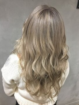 ジーナ(XENA) クリーミーホワイトベージュ