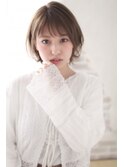 ふんわりシルエットの耳かけショートボブ♪