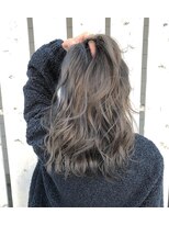 ファン(FUN.)&nbsp;ハイライト×アッシュベージュ【熊谷】