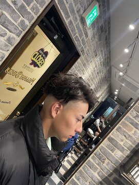 ミリオンバックス 御徒町店(Million Backs) スパイラルパーマ/スキンフェード/かき上げ<理容室>[御徒町]