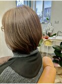 前下がり気味の長めのボブ
