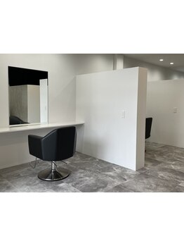 マンツーマン施術×個室完備◎高い技術と似合わせ提案であなた史上一番の仕上がりに！