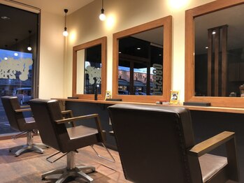 キングズバーバーショップ ツービッツ(King's Barbershop 2-bits)の写真/メンズ専門店だから男性特有の髪のお悩みも相談しやすい。<男性Cut+うなじ剃り+頭皮ケアShampoo 新規¥2800>