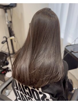 リス バイ ソヨン(Lis by SOYON) 黒髪/グレーベージュ/レイヤーロング/前髪パーマ/髪質改善