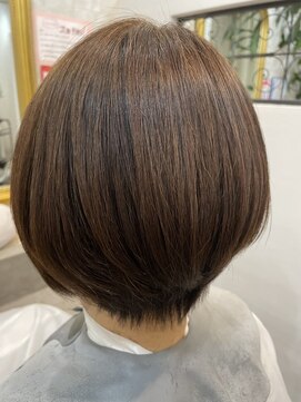 アペルト(APERTO) ツヤ感ボブ