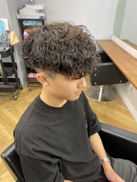 アレス バイ シカ 神戸三宮元町店(ALLES by Cica) ツーブロック刈り上げスペインカール