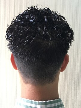 トムキャット(TOM CAT) 【新宿TOMCAT】爽やかショートメンズ 刈り上げ パーマ