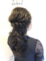 リュニック(l'unique)&nbsp;ゆるふわハーフアップ