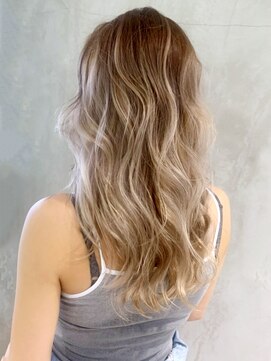 アイティー バイ アルバム 中野店(IT by ALBUM) バレイヤージュロング_オリーブカラーハイライトカラー_ba302681