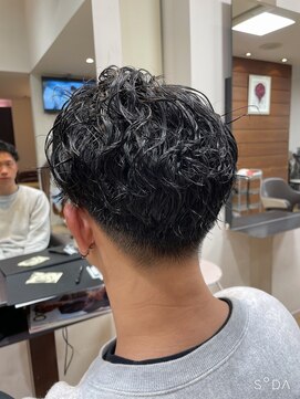 アートランドユージン(art land u-jin) 緩めのスパイラルパーマ