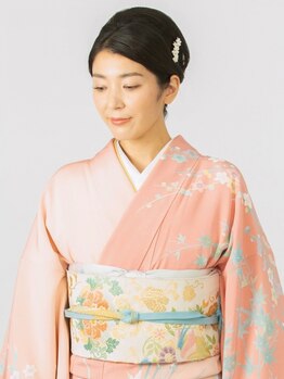キモノクイーン(KIMONO QUEEN)の写真/銀座の着物専門店だから着付けが早くて着崩れしない★褒められる着物は銀座KIMONO QUEENで！