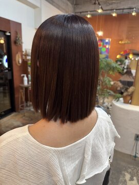 チャプター 問屋町(chapter) 透明感ケアカラーピンクブラウン顎下切りっぱなしタッセルボブ