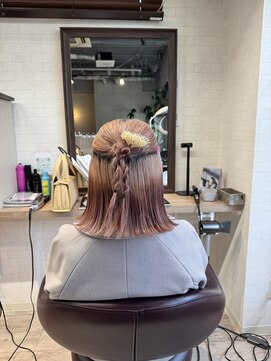 コワファースト長崎シャンプーボーイ 2nd(COIFF1RST 長崎 SHAMPOO BOY) お呼ばれアレンジ ヘアセット ハーフアップアレンジ