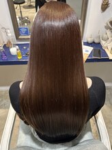 2. 【美髪矯正】思わず触れたくなる。地毛のような柔らかさと、上質な艶を実現