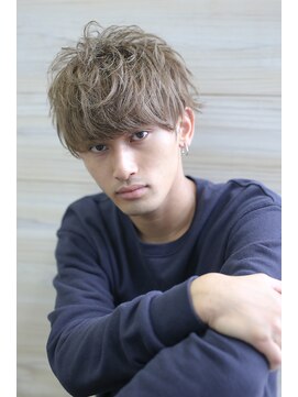 クラン(clan) clan<ハイトーンカラー×ツーブロックショート>