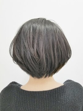 クオーター(QUARTER) ナチュラルボブ耳かけマッシュショートベージュ