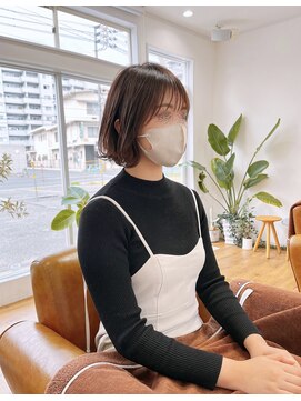 コムヘアー(COM HAIR) ボブ。ブラウンベージュ。