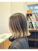 切りっぱなしボブロブヘア外ハネボブハイライトインナーカラー