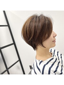 ピックアップ(ｐｉｃｋ ｕｐ) 白髪ぼかし丸みショート　ミセス