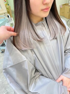 コル(CoL) エクステ20本で叶うシルバーインナーカラー