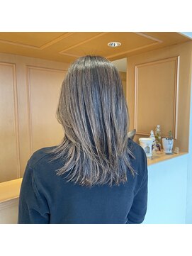 ワイボンドヘアー(Y bond hair) ミディアムレイヤー