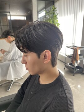 フィーカ(fika) ダウンパーマ韓国メンズヘア担当浜辺海斗