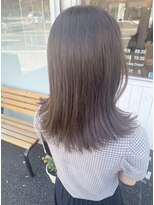 クオリア(Quaria)&nbsp;透明感が可愛いグレージュカラー