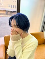 アイズ 渋沢(AIZU)&nbsp;前頭ブリーチ　ブルーカラー　ネイビーカラー　派手髪　韓国風