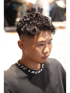 キングスマン トーキョー 国分寺(KINGSMAN TOKYO) パーマショートスタイル