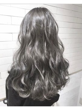 コトナ(kotona) 【ダークグレーカラー】ダークシルバーブリーチダブルカラー渋谷