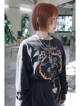 フェイヴィーズ(FavyS) サイドプツッとコーラルピンクミニボブ